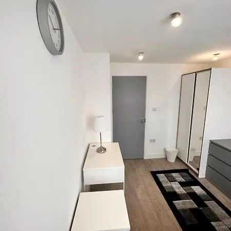 Double And Single Rooms In Bromley By Bow